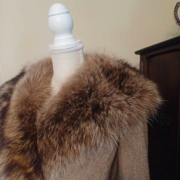 Rare Find! 1970s Vintage Pauline Trigere A Line Wool Coat Coyote Collar - Picture 5 of 16
